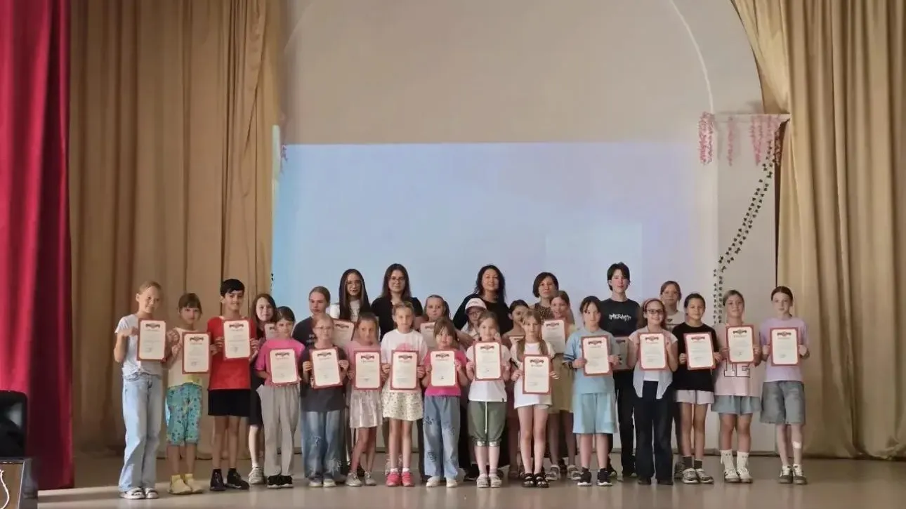 Каникулы с пользой: в школе №30 Химок наградили самых активных участников летнего лагеря