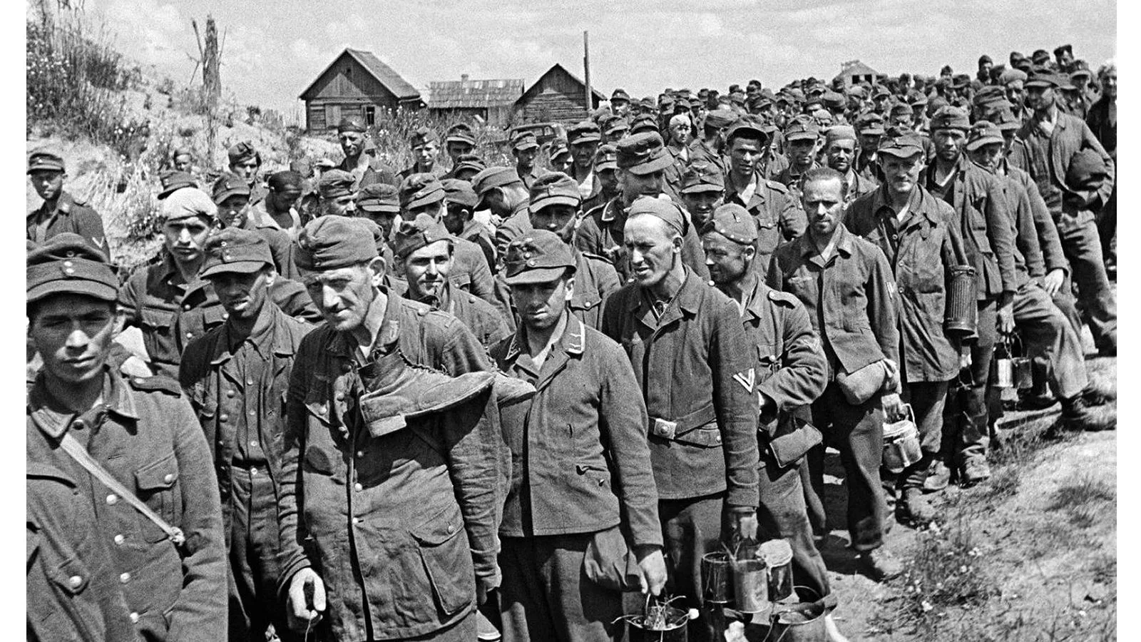 Военнопленные армии вермахта в районе Гомеля, 1944 год. Иван Шагин