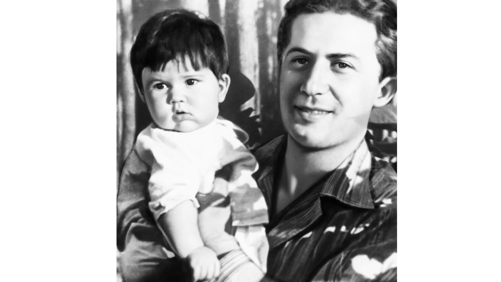 Яков Джугашвили с дочерью Галиной