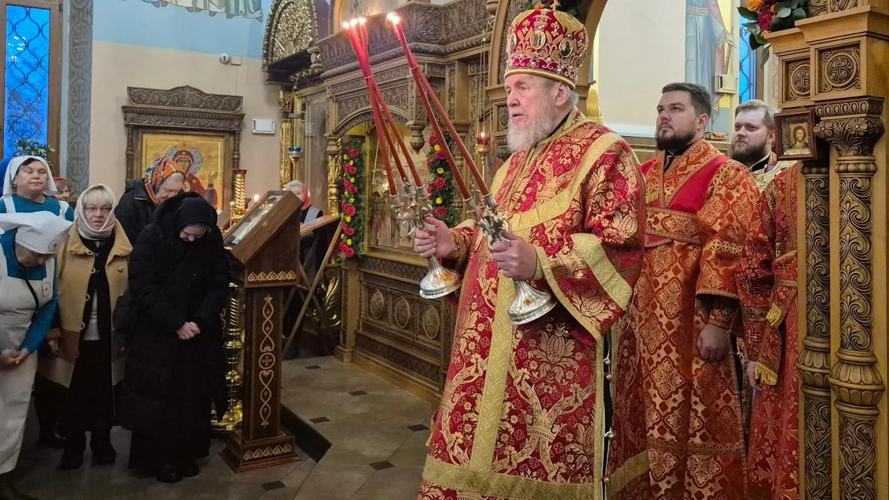 «Тихая молитва после грозы». В День Победы в храмах РПЦ помянут павших