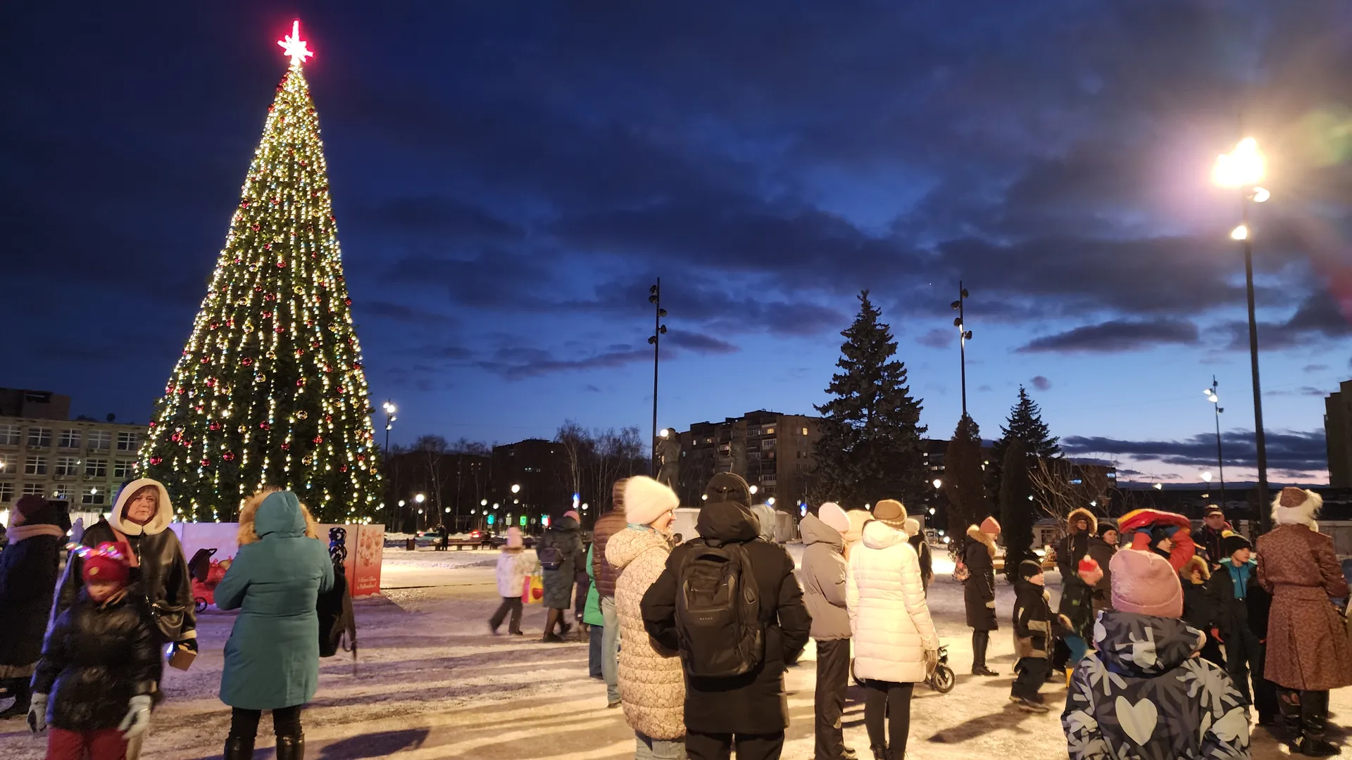 Атмосфера зимой в центре Черноголовки. Фото: МедиаБанк Подмосковья/Иван Петрушин