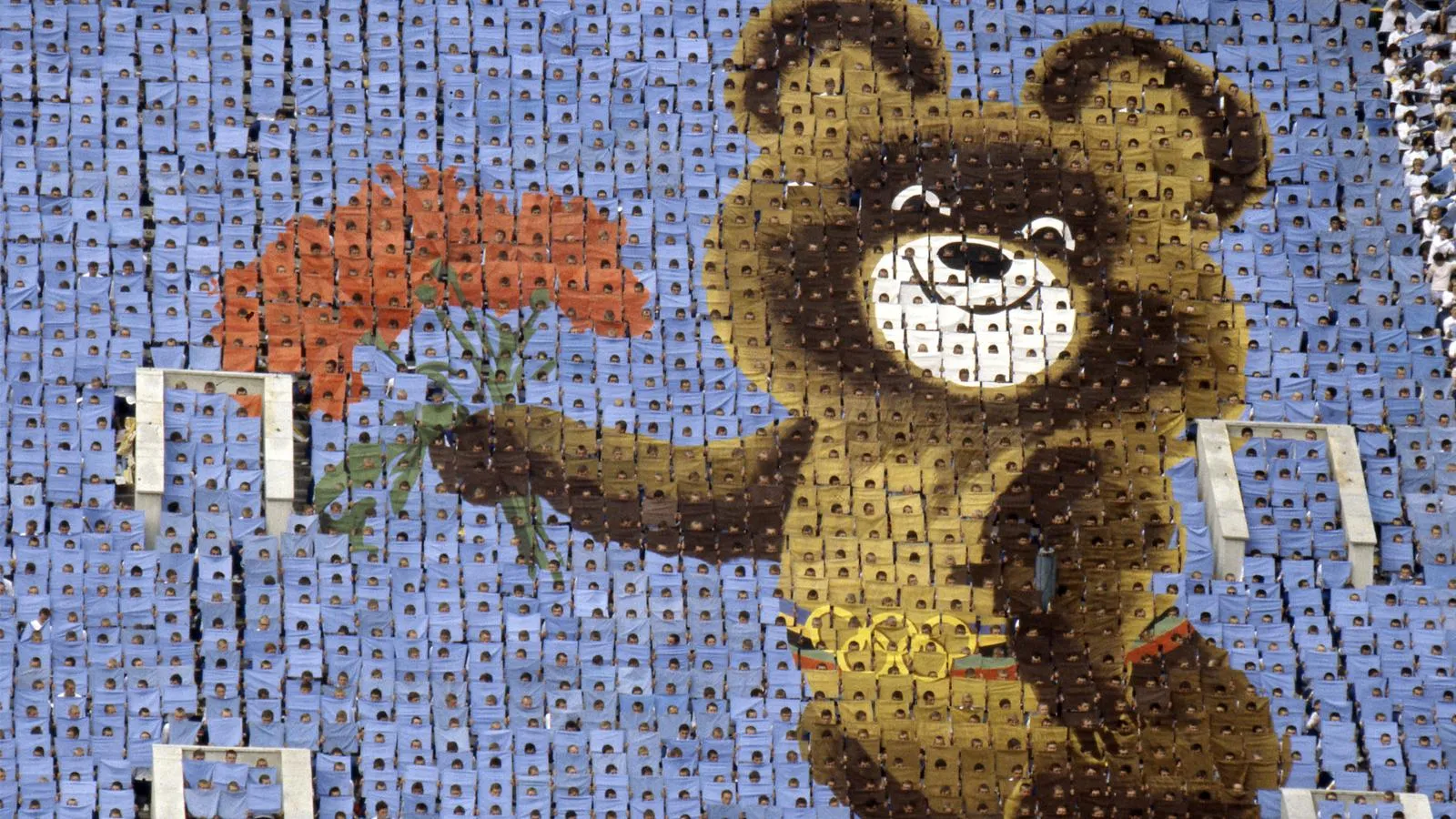 Олимпийский мишка, Москва, 1980 год. SVEN SIMON