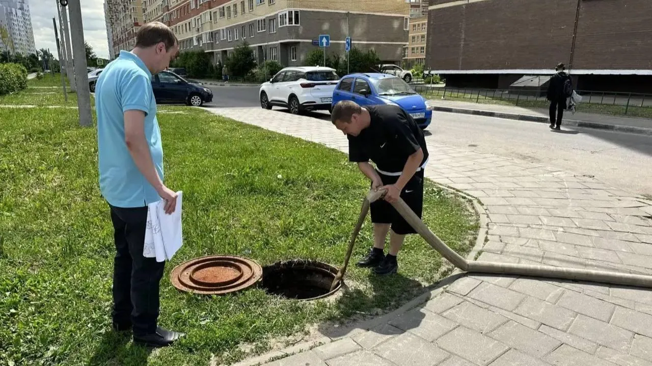 Работники Мособлводоканала с начала сезона провели более 55 промывок на сетях холодного водоснабжения