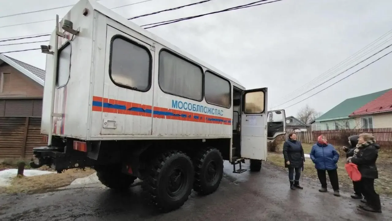 Спасатели Подмосковья организовали еще два временных поста в населенных пунктах, отрезанных паводком