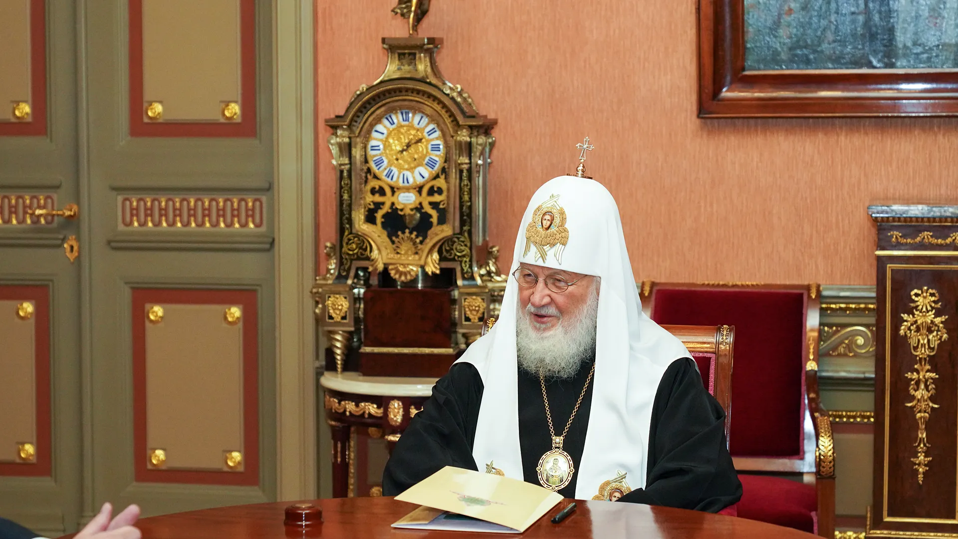 Патриарх Кирилл обратился к верующим накануне Воскресения Христова