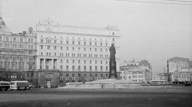 «Железный Феликс» возвращается: большинство россиян поддержали возврат памятника Дзержинскому на Лубянку
