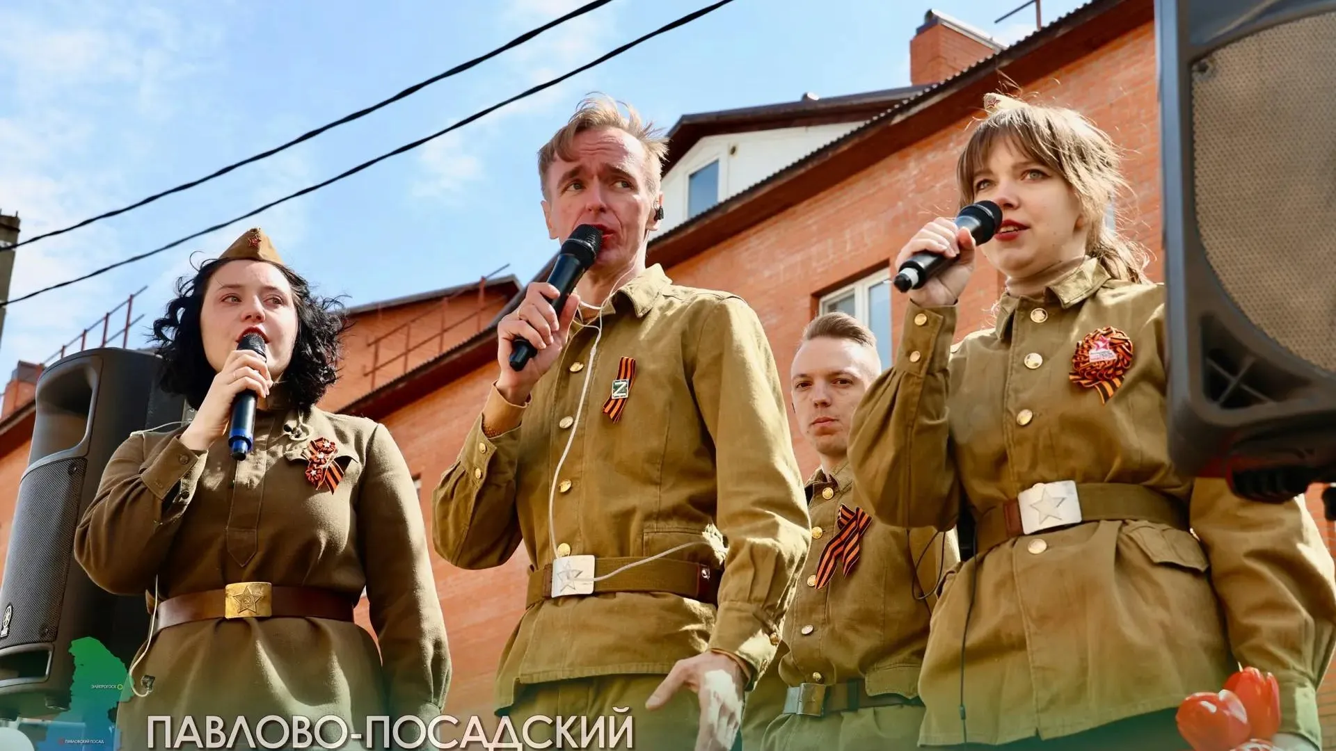 Грузовики вместо сцены: военные песни звучали над Электрогорском весь день 9 Мая