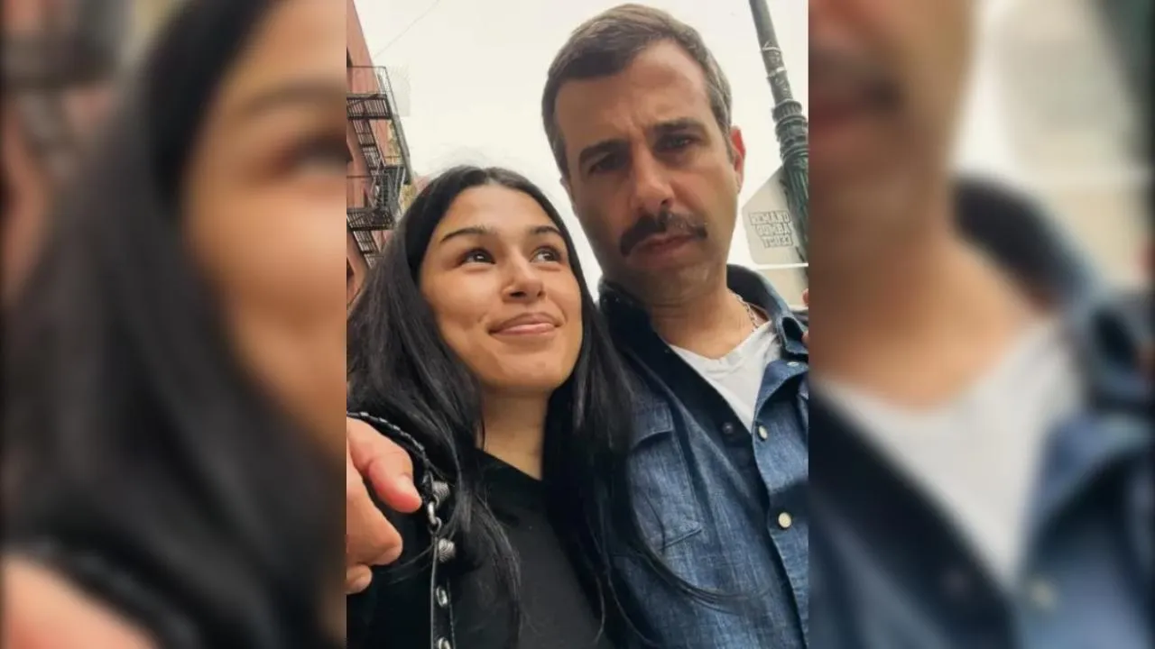 Падчерица Урганта с трудом говорит на русском языке
