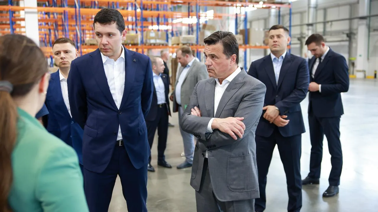 Губернатор Подмосковья проверил работу автоматизированного логистического комплекса «Глория Джинс» в Подольске