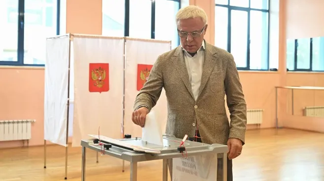 Вячеслав Фетисов и Никита Чаплин проголосовали на выборах в Подмосковье