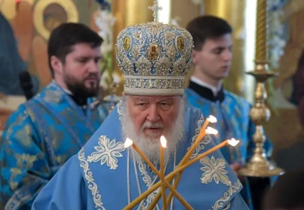 Патриарх Московский и всея Руси Кирилл совершает Божественную литургию в честь праздника Покрова Пресвятой Богородицы