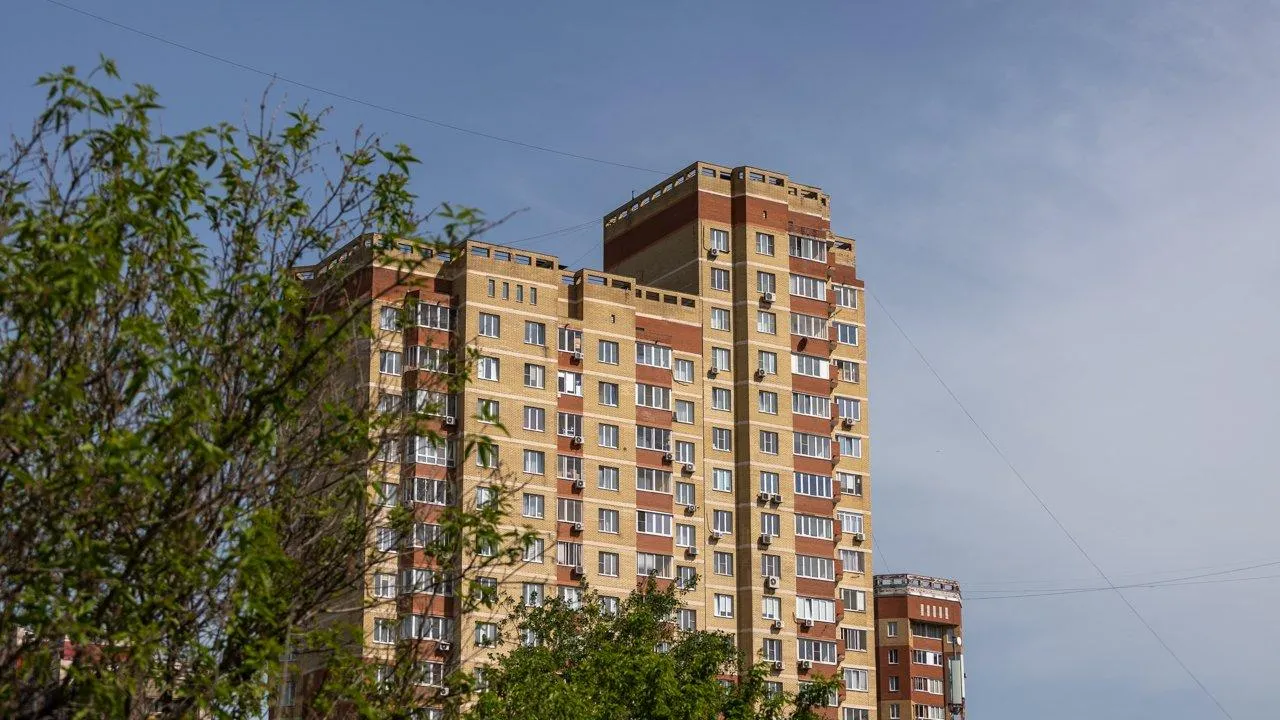 Путин: 955 млн кв. метров жилья введено в России за 10 лет