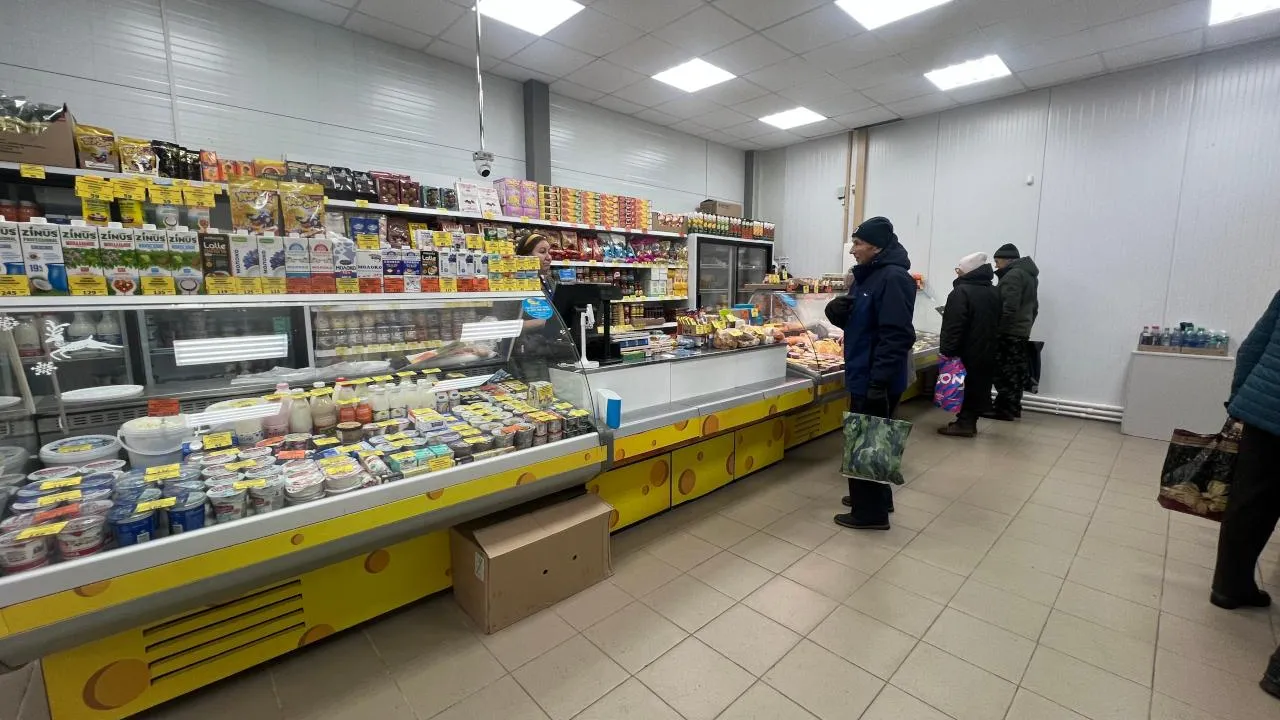 Адвокат объяснил, имеют ли право охранники в магазине досматривать сумки покупателей