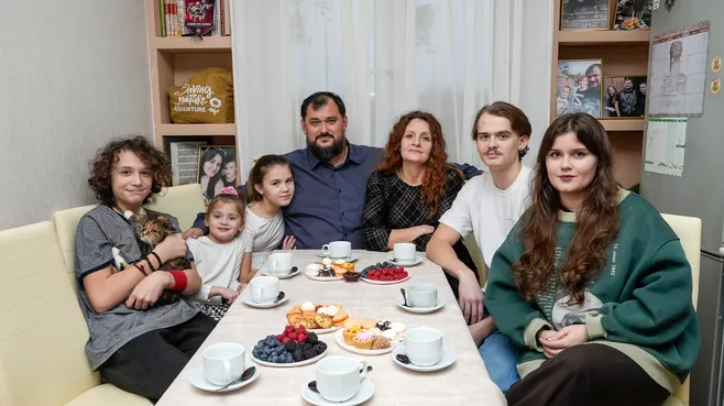 Многодетной семье Назыровых из Красногорска вручен орден "Родительская доблесть"