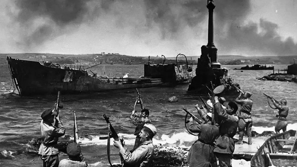 Фото: кадр из фильма «Битва за Севастополь», 1944 год
