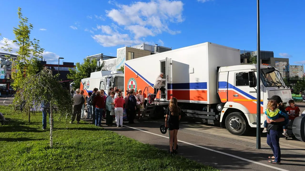 Еще почти 300 жителей Подмосковья приняли участие в акции «Проверь свое здоровье в парке»