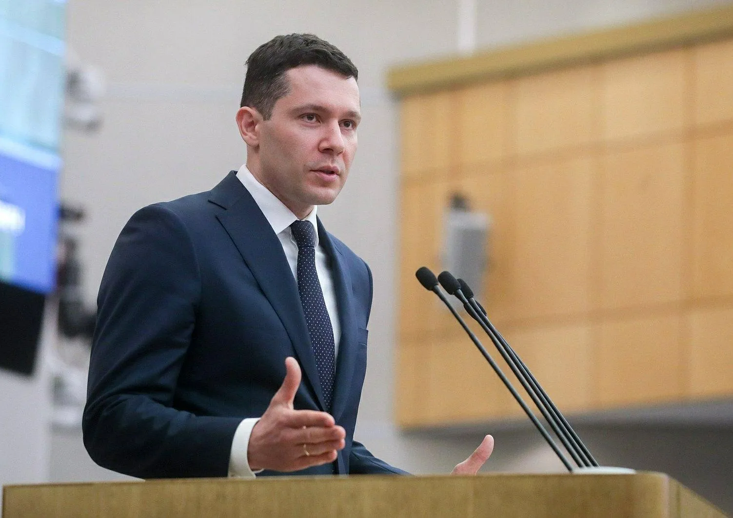 Антон Алиханов