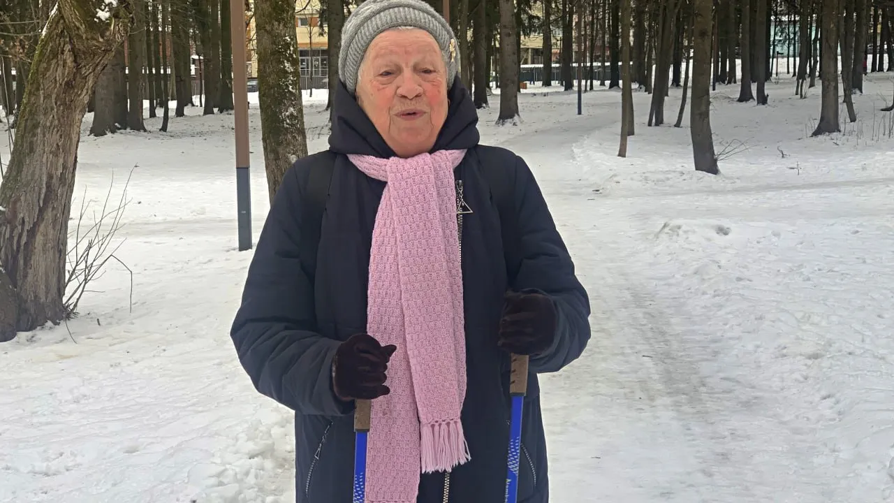 84-летняя жительница Краснознаменска Раиса Григорьевна. Фото: МБУК  «Городской парк культуры и отдыха»