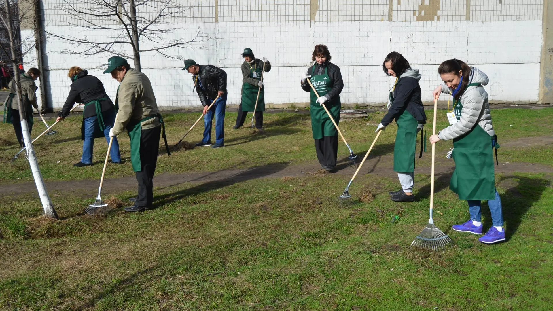 Погода диктует: 120 тыс. нижегородцев вышли на уборку города