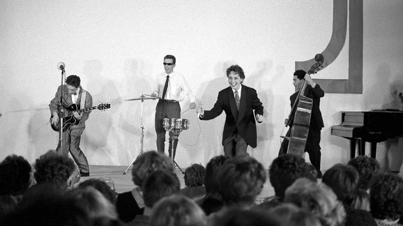 Группа «Браво» с солисткой Жанной Агузаровой, Москва, 1986 год. Марина Юрченко STF