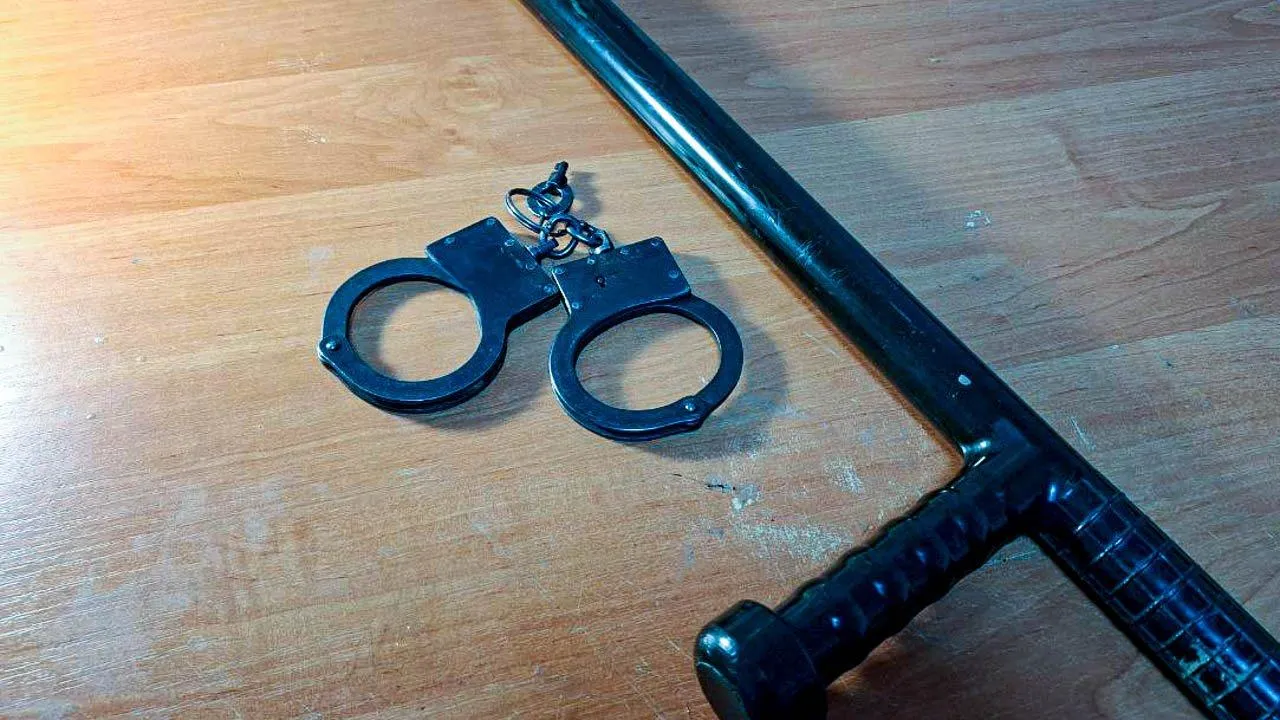 Россиянин попал под арест из-за матерных анекдотов на улице