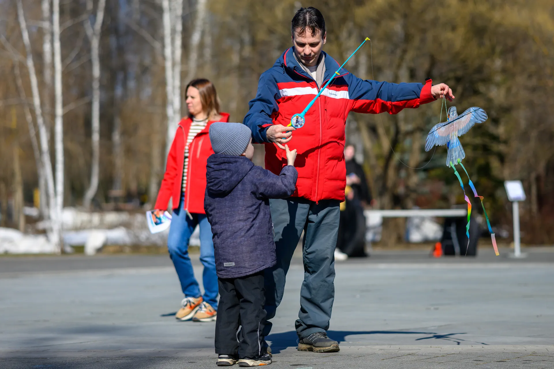 Отдых весной в парке Мира города Мытищи